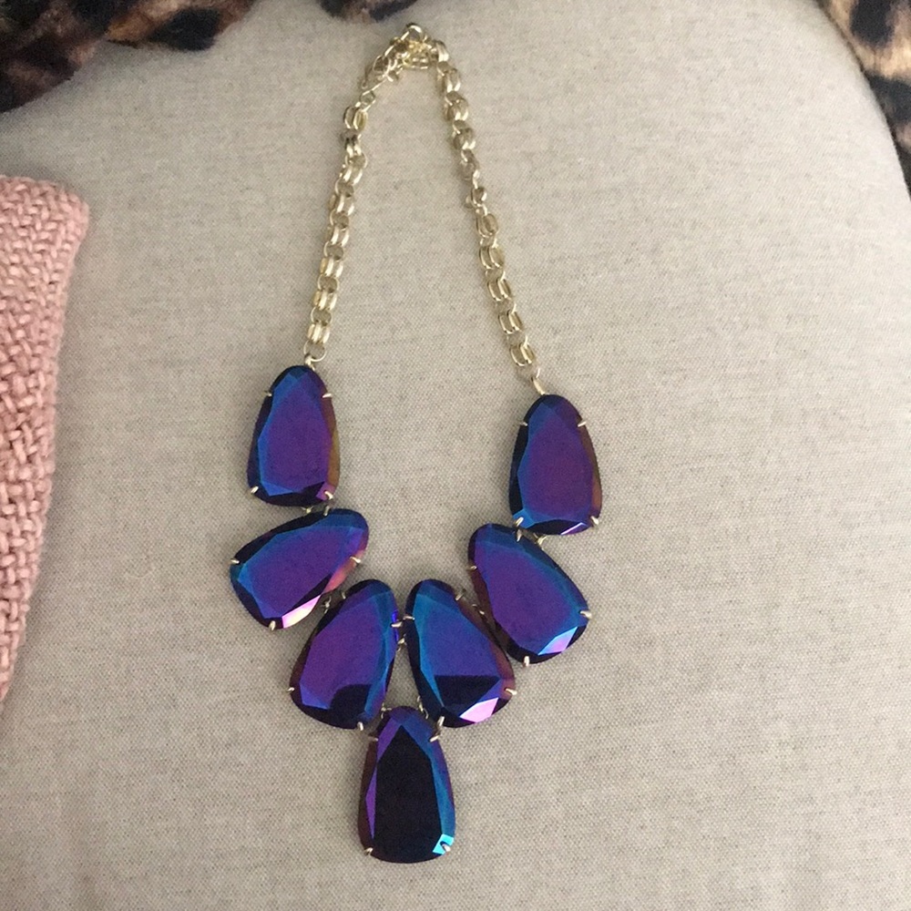 Kendra Scott necklace